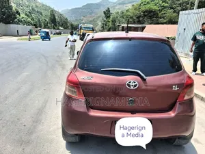 Toyota Yaris 2007 Red