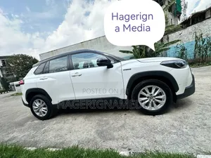 Toyota Corolla Cross 2023 White