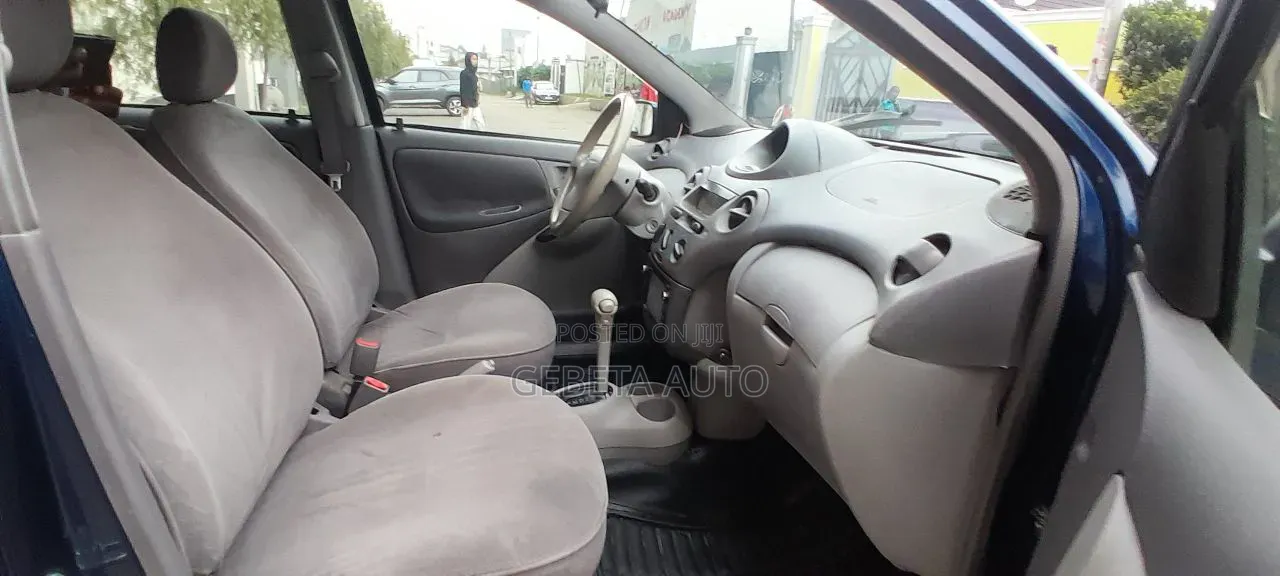 Toyota Platz 2002 Blue
