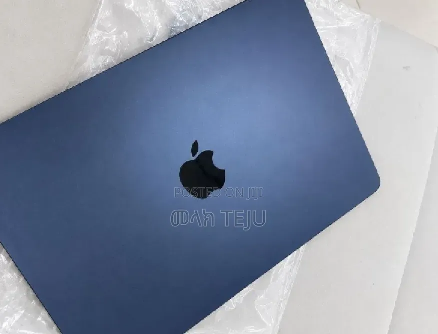 New Laptop Apple MacBook Air 2022 M2 8GB Apple M1 SSD 512GB