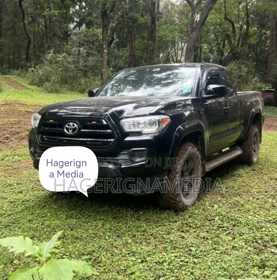 Toyota Tacoma 2017 Black