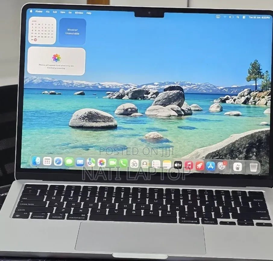 New Laptop Apple MacBook Air 2024 M3 16GB Apple M4 SSD 256GB