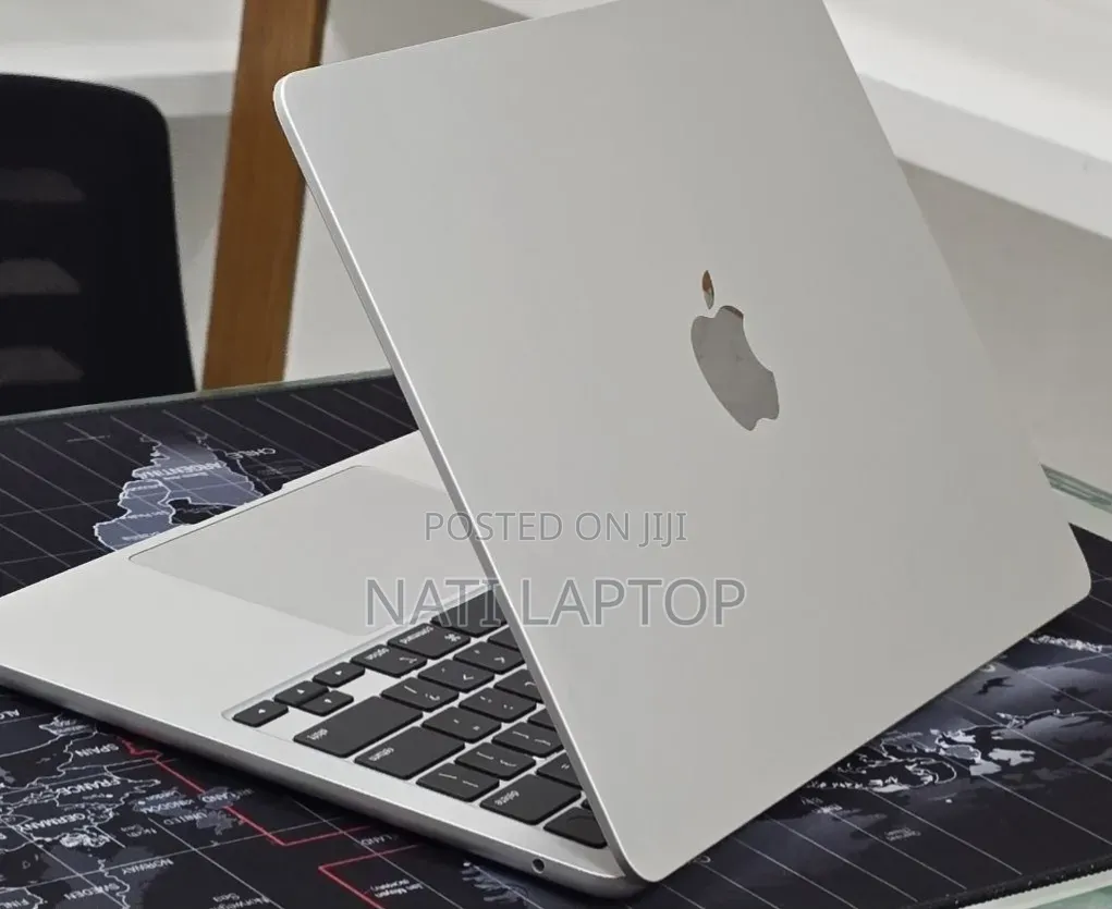 New Laptop Apple MacBook Air 2024 M3 16GB Apple M4 SSD 256GB