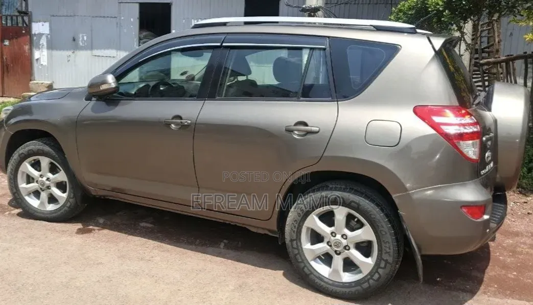 Toyota RAV4 2012 Gray