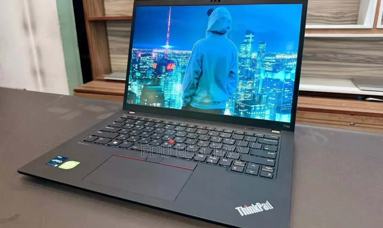 New Laptop Lenovo ThinkPad T14 32GB Intel Core i7 SSD 512GB