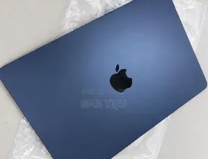 New Laptop Apple MacBook Air 2022 M2 8GB Apple M5 SSD 512GB
