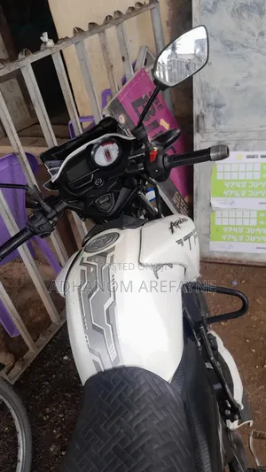 TVS Apache 180 RTR 2019 White