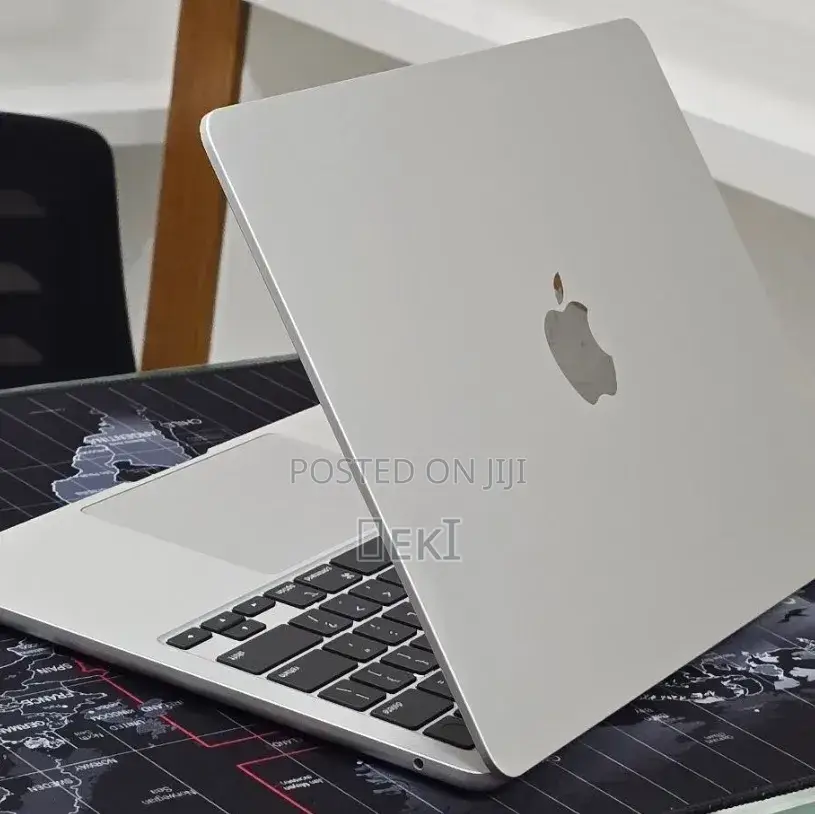 New Laptop Apple MacBook Air 2024 M3 16GB Apple M3 SSD 256GB
