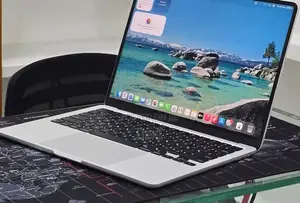 New Laptop Apple MacBook Air 2024 M3 16GB Apple M3 SSD 256GB
