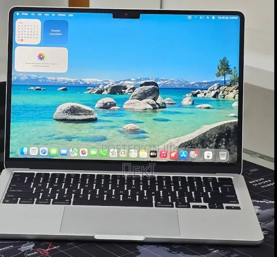 New Laptop Apple MacBook Air 2024 M3 16GB Apple M3 SSD 256GB
