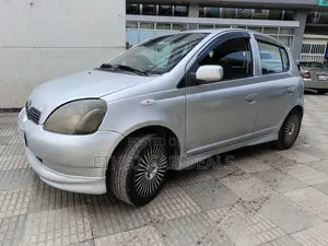 Toyota Vitz 2001 Silver