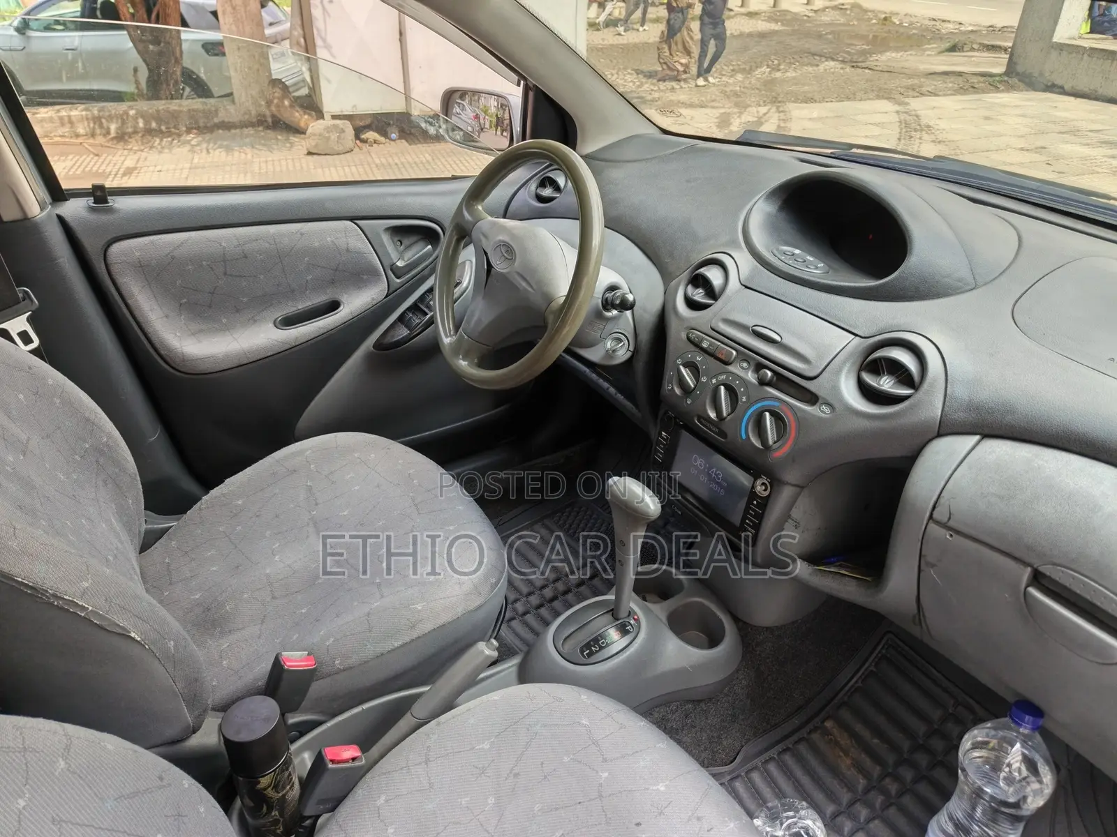 Toyota Vitz 2001 Silver