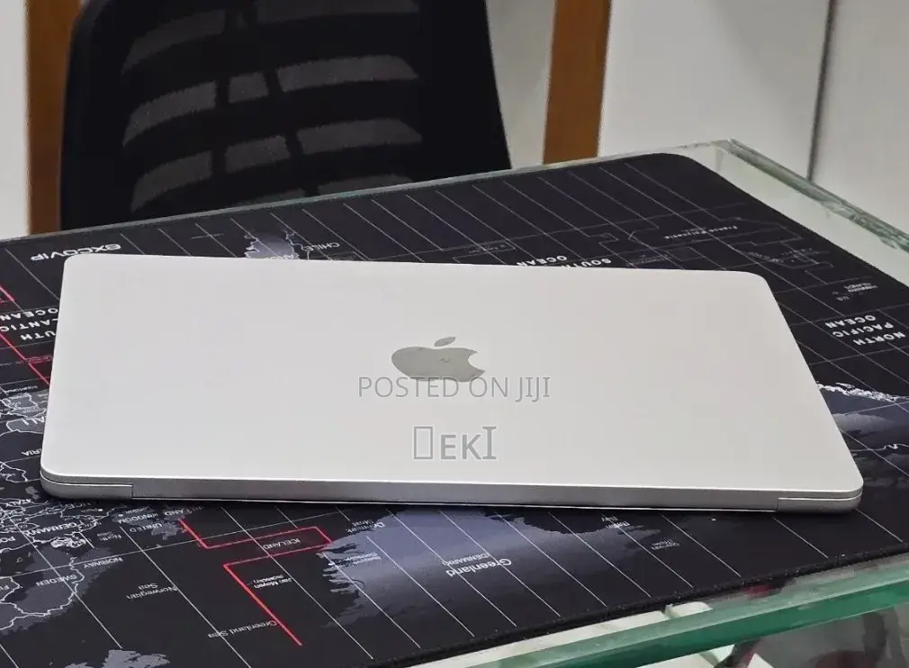 New Laptop Apple MacBook Air 2024 M3 16GB Apple M3 SSD 256GB