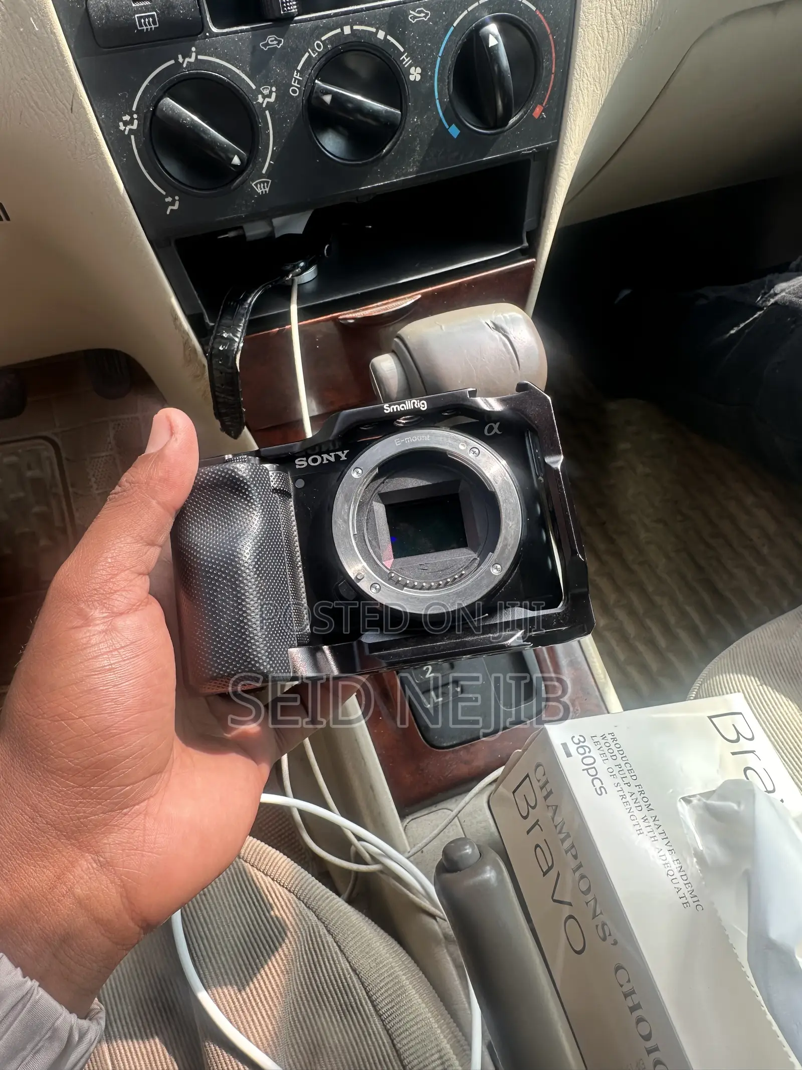Sony Zv-E10 Mirrorless Camera