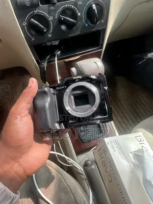 Sony Zv-E10 Mirrorless Camera