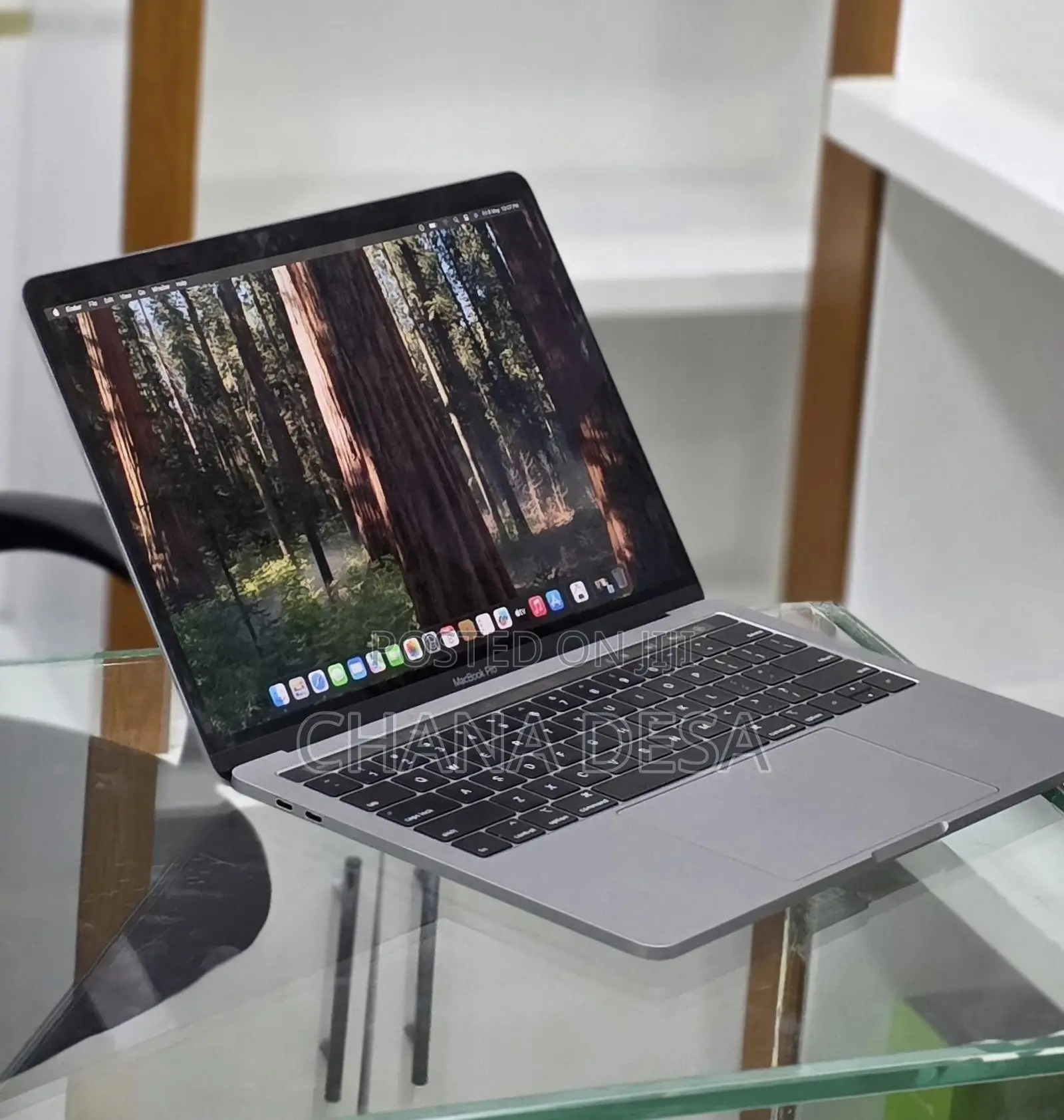 New Laptop Apple MacBook Pro 2019 16GB Intel Core i7 SSD 256GB