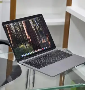 New Laptop Apple MacBook Pro 2019 16GB Intel Core i7 SSD 256GB