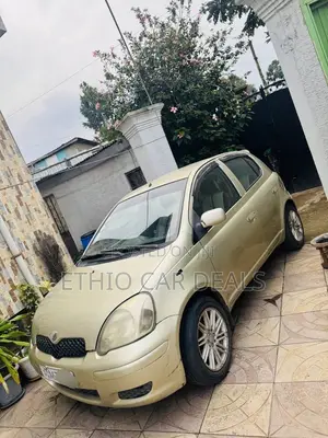 Toyota Vitz 2002 Gold