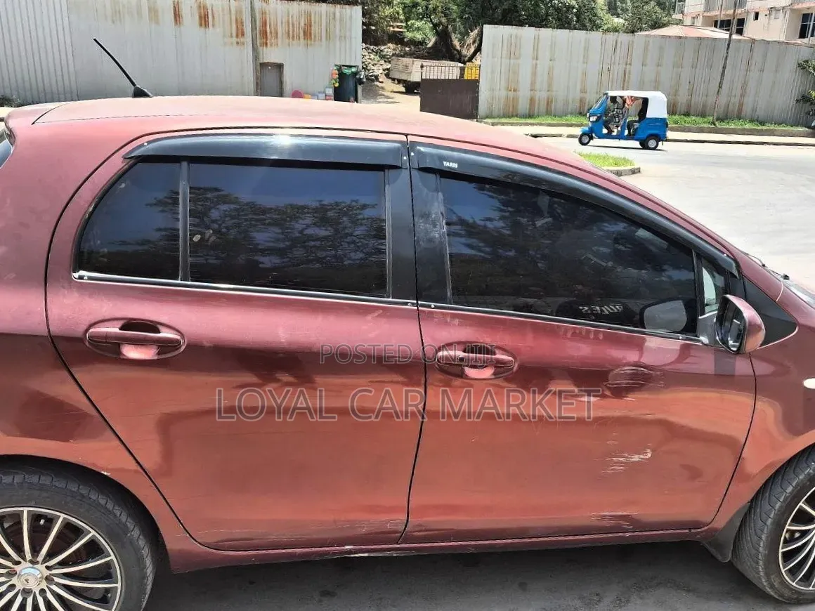 Toyota Yaris 2007 Brown
