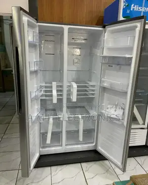 Hisense 670L Refrigerator
