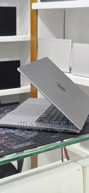 New Laptop Apple MacBook Pro 2021 M1 64GB Apple M1 SSD 1T