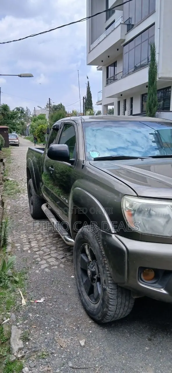 Toyota Tacoma 2015 Brown