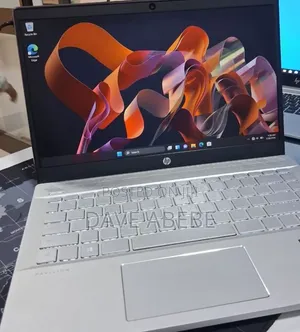 New Laptop HP Pavilion 14 8GB Intel Core i5 SSD 512GB