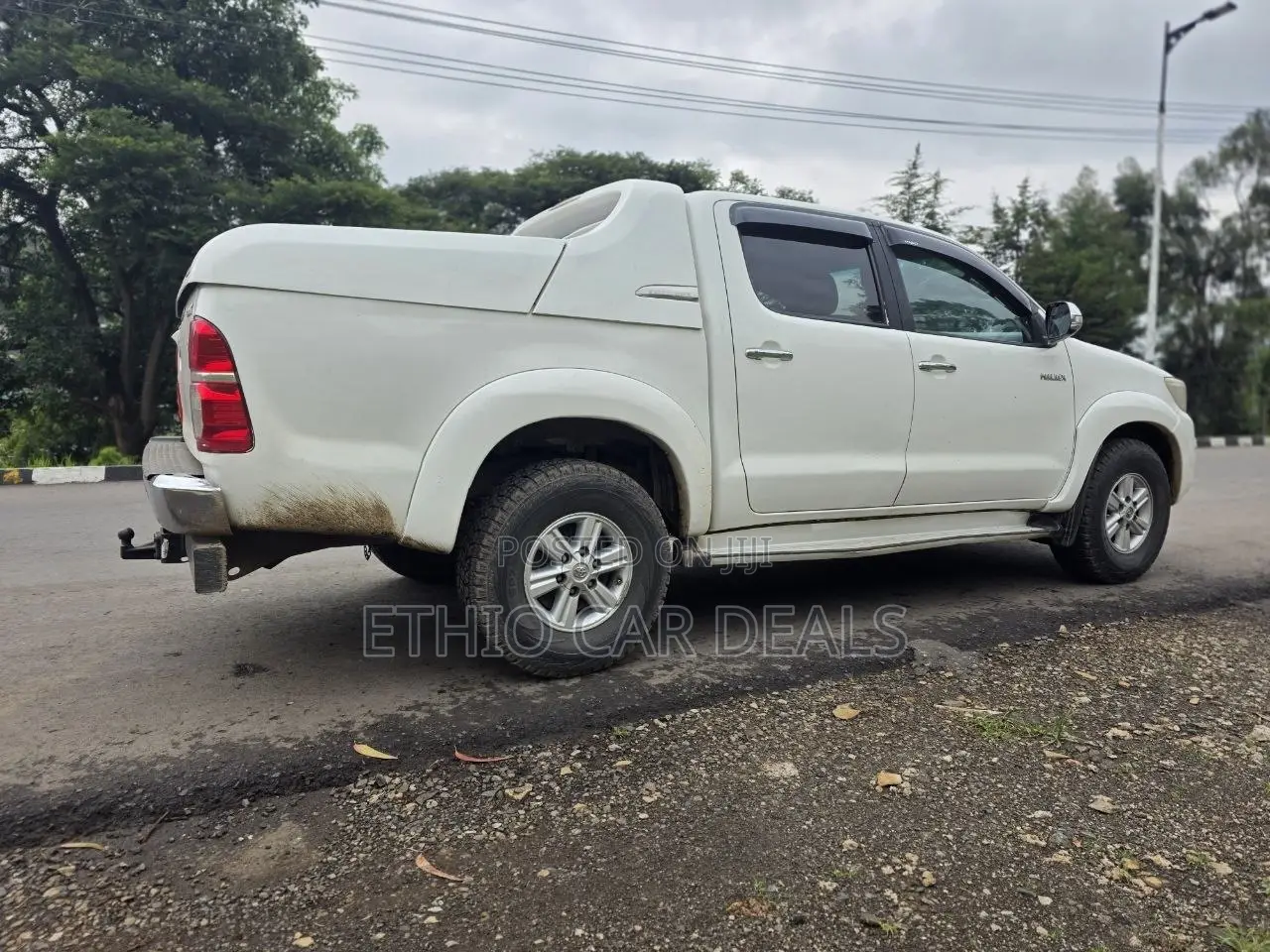 Toyota Hilux 2012 White