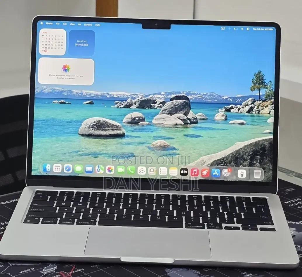 New Laptop Apple MacBook Air 2024 M3 16GB Apple M3 SSD 256GB