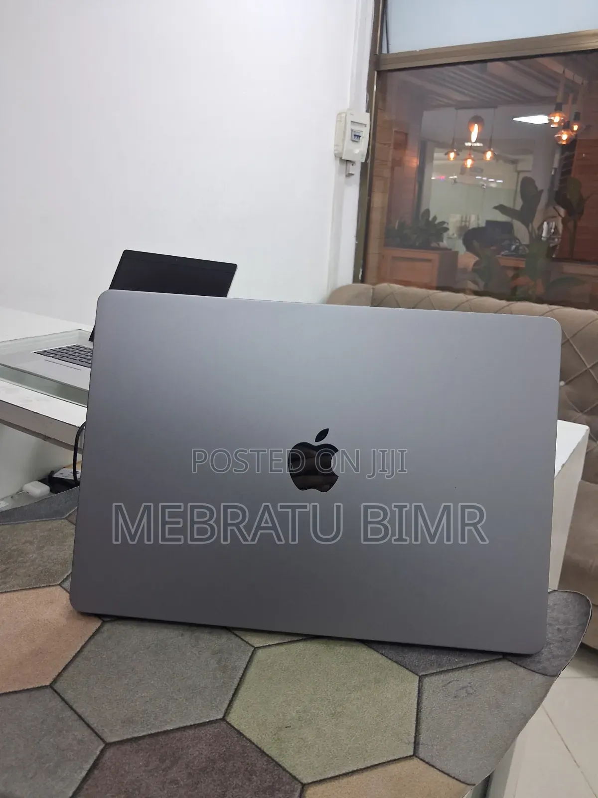 New Laptop Apple MacBook Air 2024 M3 8GB Apple M3 SSD 512GB