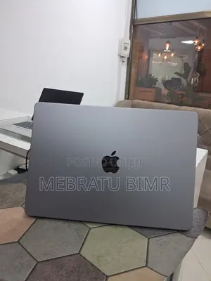 New Laptop Apple MacBook Air 2024 M3 8GB Apple M3 SSD 512GB