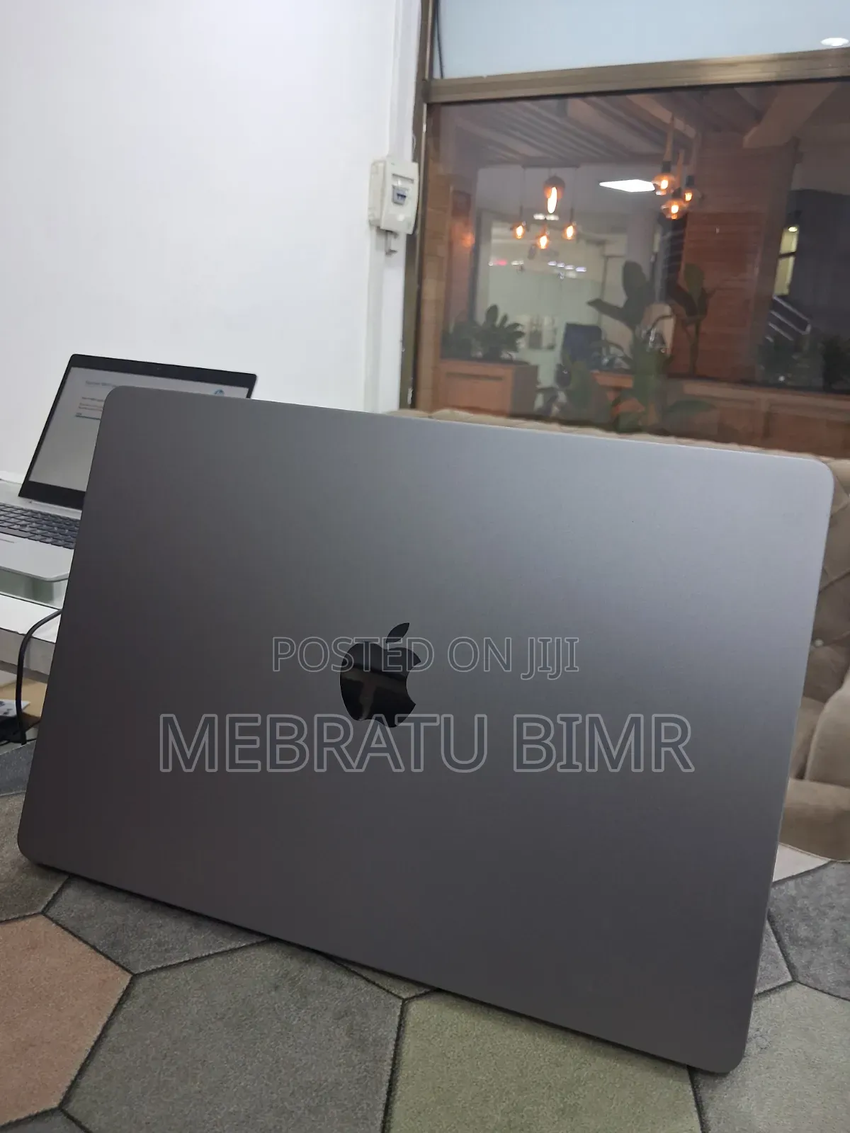 New Laptop Apple MacBook Air 2024 M3 8GB Apple M3 SSD 512GB