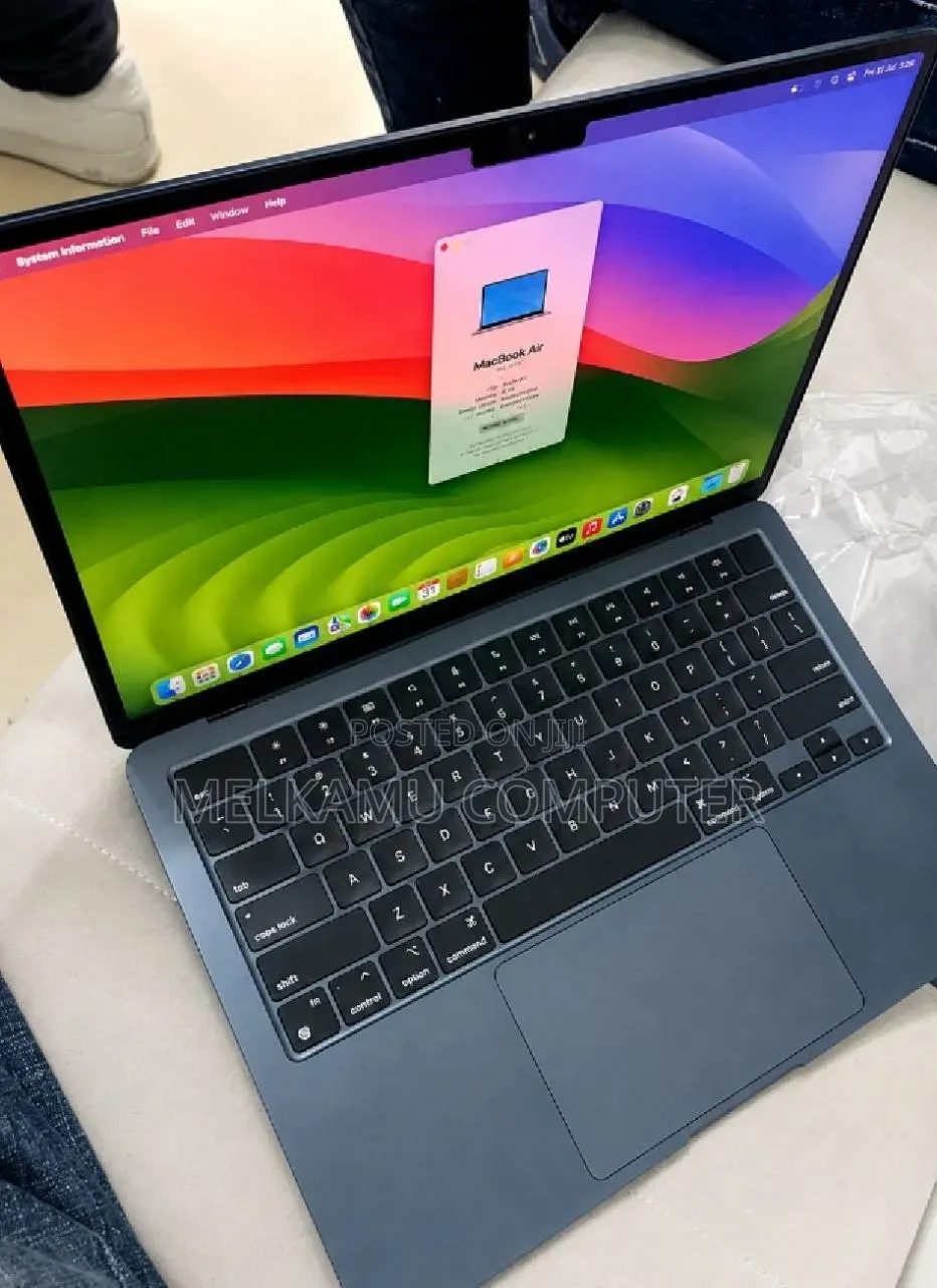 New Laptop Apple MacBook Air 2020 M1 8GB Apple M2 SSD 512GB