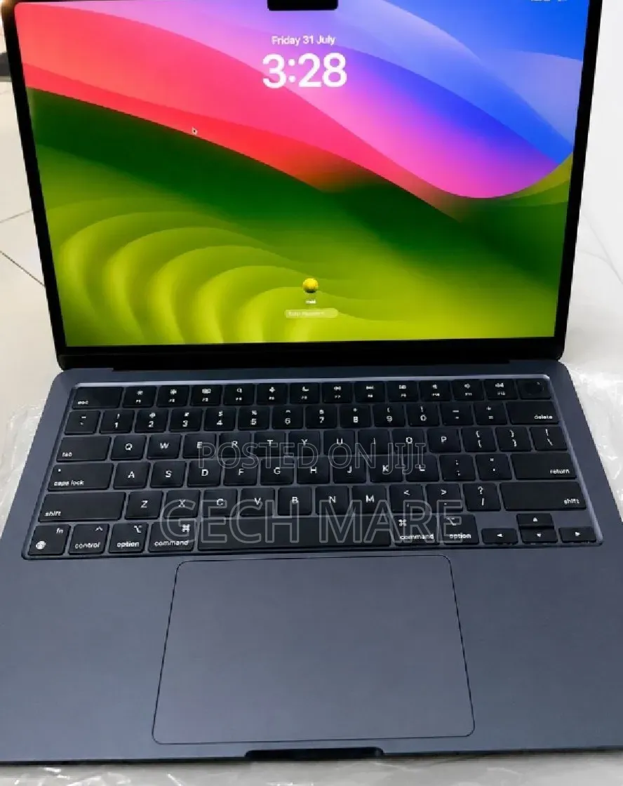 New Laptop Apple MacBook Air 2022 M2 8GB Intel SSD 512GB
