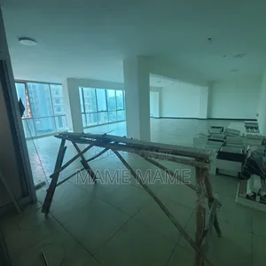 Shwo Room for Rent