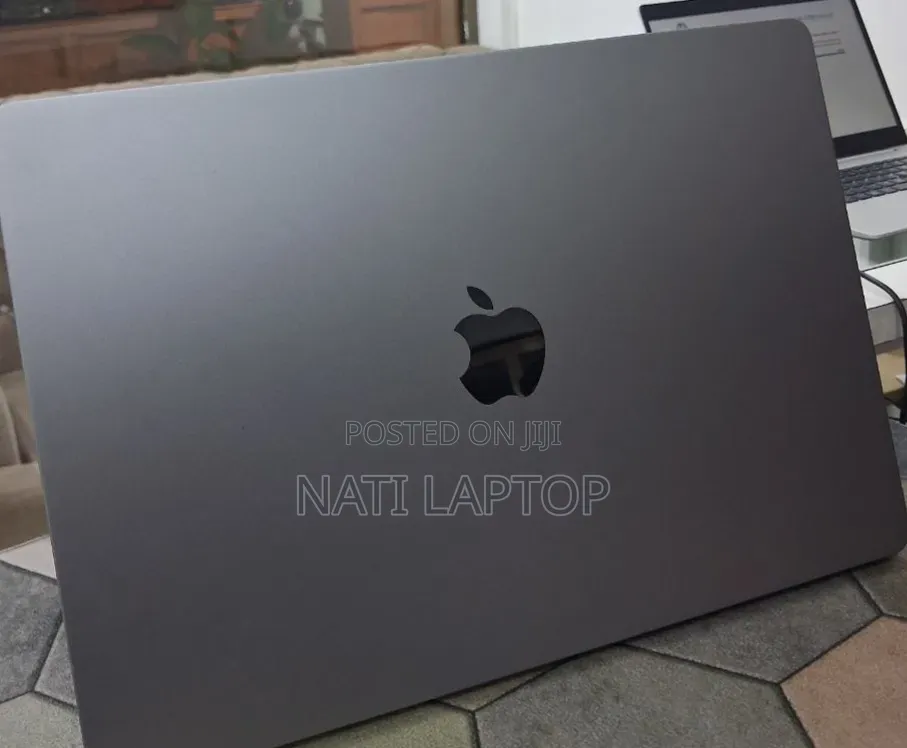New Laptop Apple MacBook Air 2024 M3 8GB Apple M3 SSD 512GB