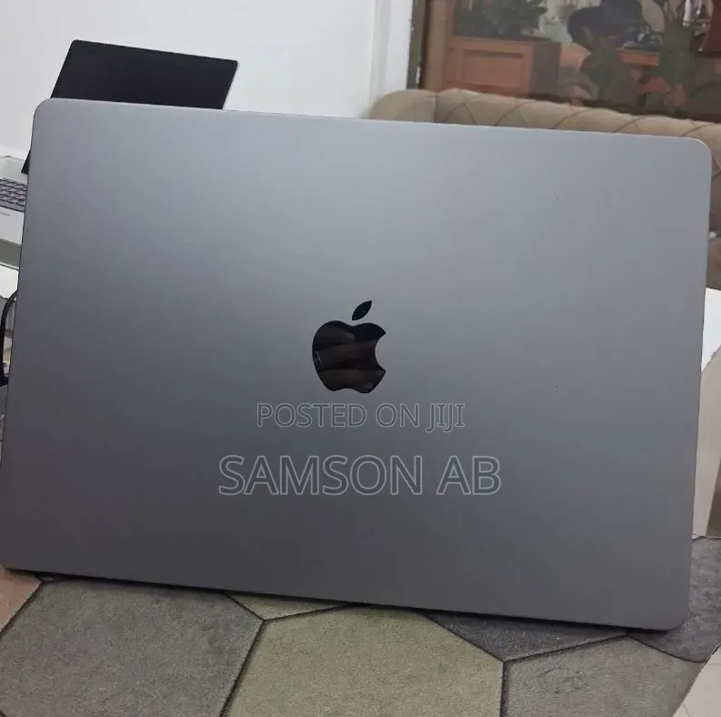 New Laptop Apple MacBook Air 2024 M3 8GB Apple M3 SSD 512GB
