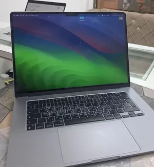 New Laptop Apple MacBook Air 2024 M3 8GB Apple M3 SSD 512GB
