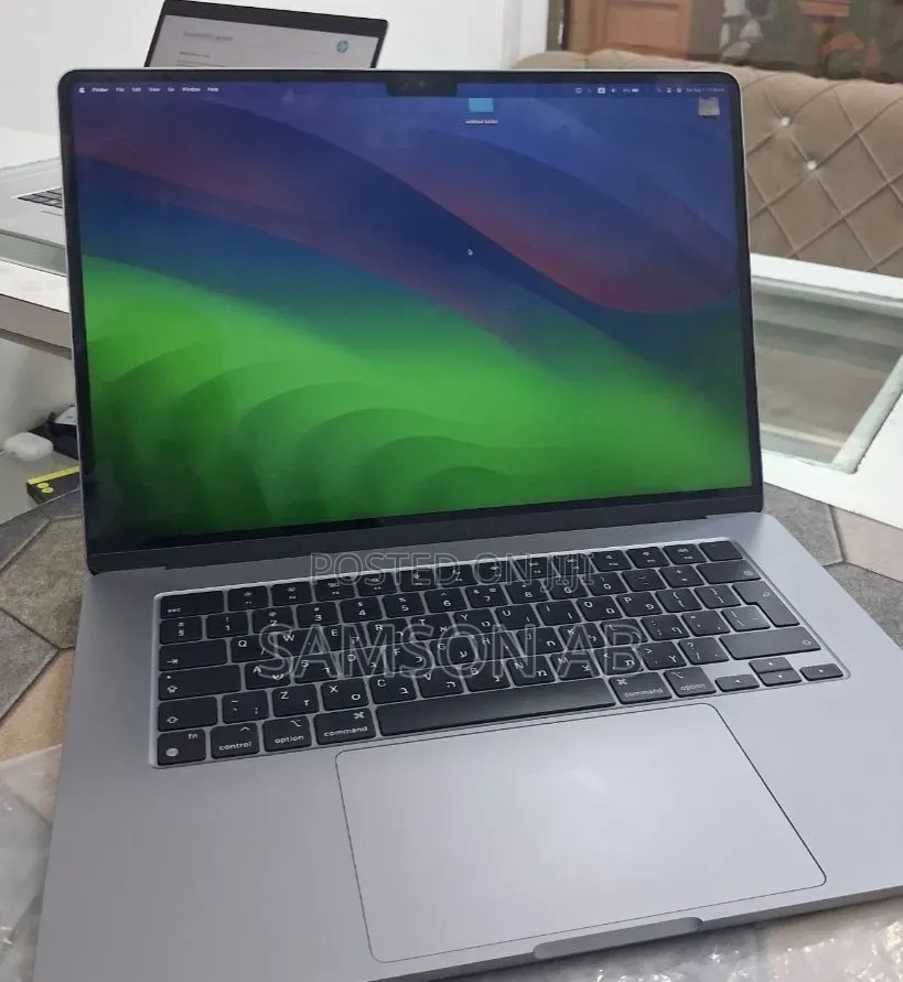 New Laptop Apple MacBook Air 2024 M3 8GB Apple M3 SSD 512GB