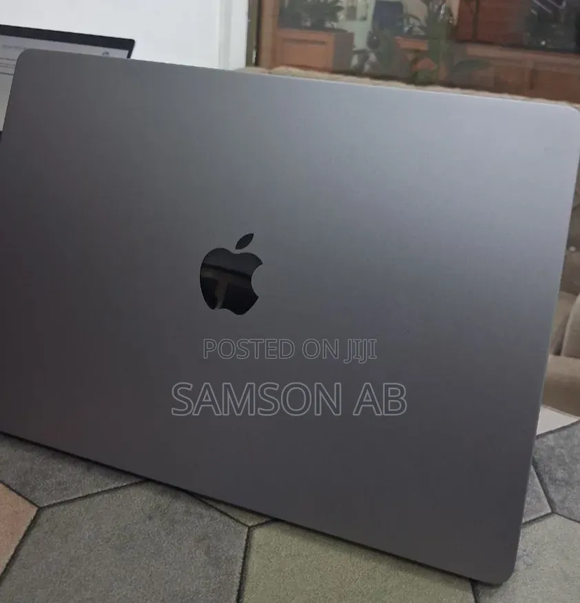 New Laptop Apple MacBook Air 2024 M3 8GB Apple M3 SSD 512GB