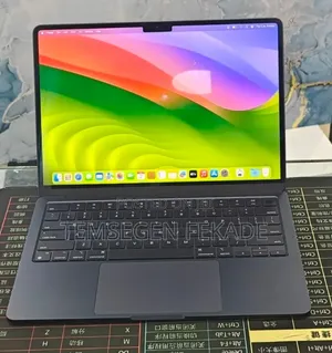 New Laptop Apple MacBook Air 2022 M2 8GB Apple M2 SSD 512GB
