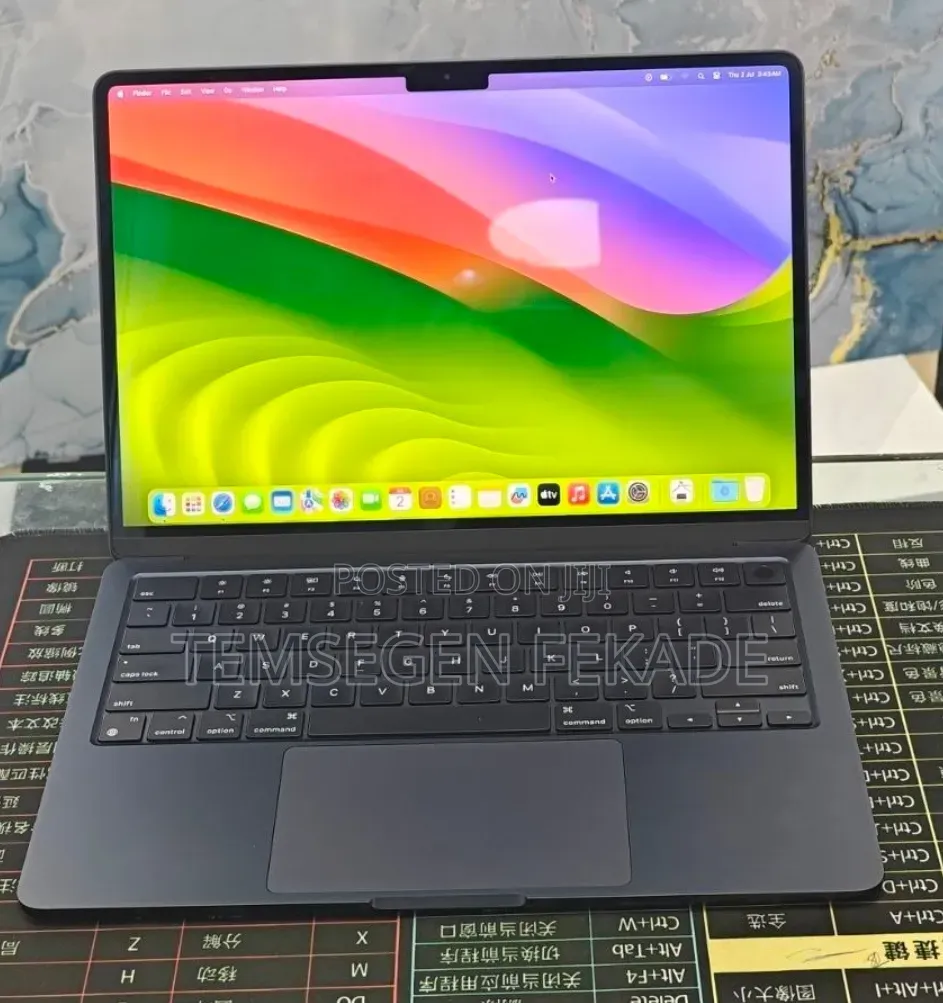 New Laptop Apple MacBook Air 2022 M2 8GB Apple M2 SSD 512GB