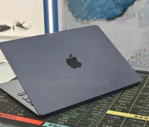 New Laptop Apple MacBook Air 2022 M2 8GB Apple M2 SSD 512GB