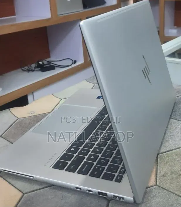 New Laptop HP EliteBook 840 G10 16GB Intel Core i5 SSD 512GB