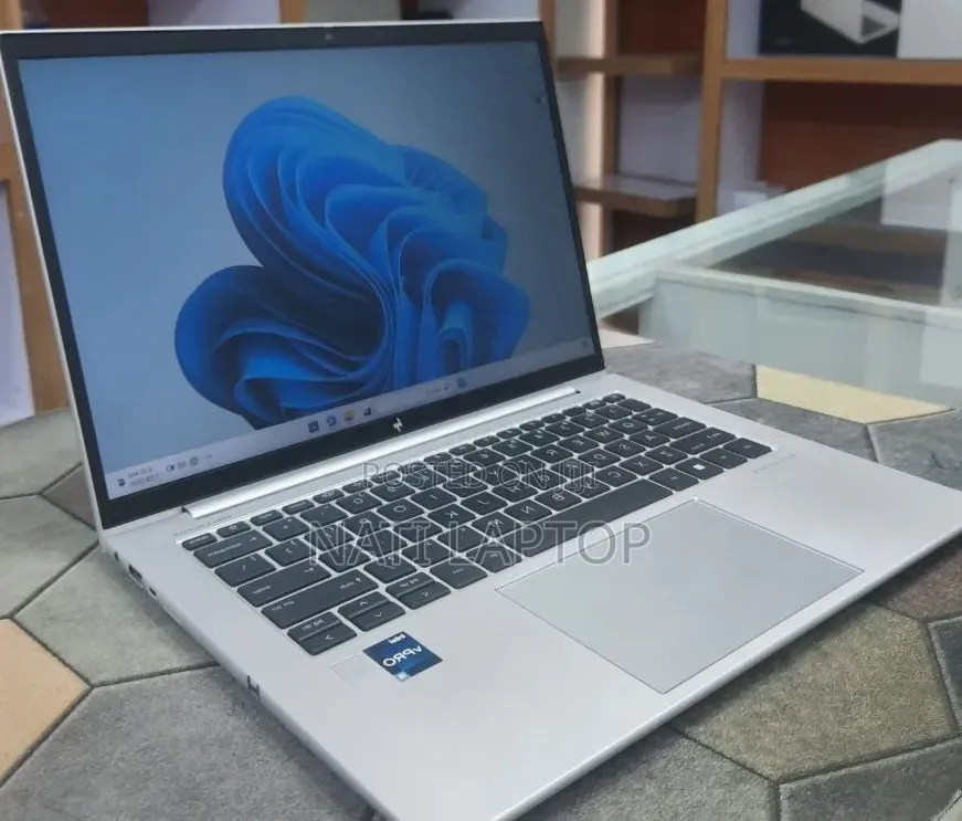 New Laptop HP EliteBook 840 G10 16GB Intel Core i5 SSD 512GB