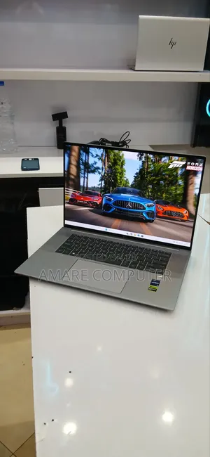 New Laptop HP ZBook Studio 16GB Intel Core i9 SSD 1T
