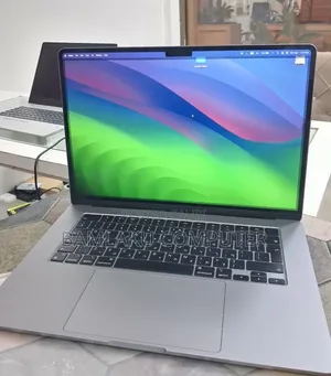 New Laptop Apple MacBook Air 2024 M3 8GB Apple M3 SSD 512GB