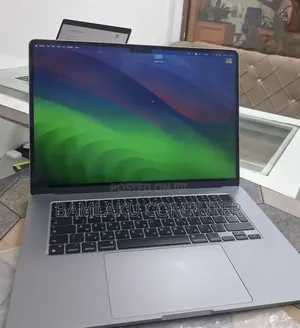 New Laptop Apple MacBook Air 2024 M3 8GB Apple M3 SSD 512GB