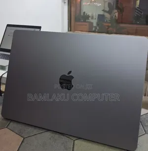 New Laptop Apple MacBook Air 2024 M3 8GB Apple M3 SSD 512GB