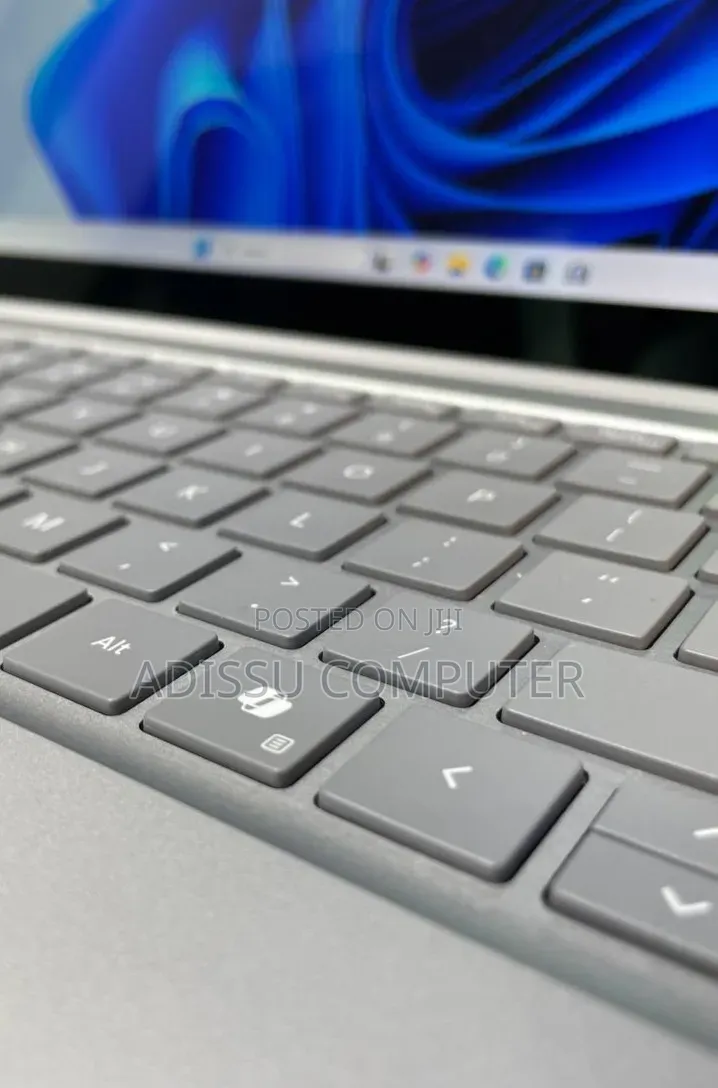 New Laptop Microsoft Surface 16GB Intel Core Ultra 7 SSD 512GB